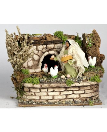 10934 Donna con galline a movimento cm. 20x14x18 - PERSONAGGIO PRESEPE NATALE